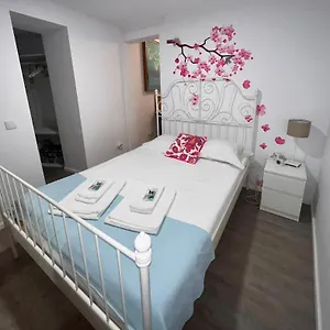 apartamento-a-50-metros-da-praia.hotels-lisbon-portugal.com/